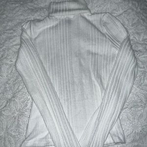Small ribbed turtleneck